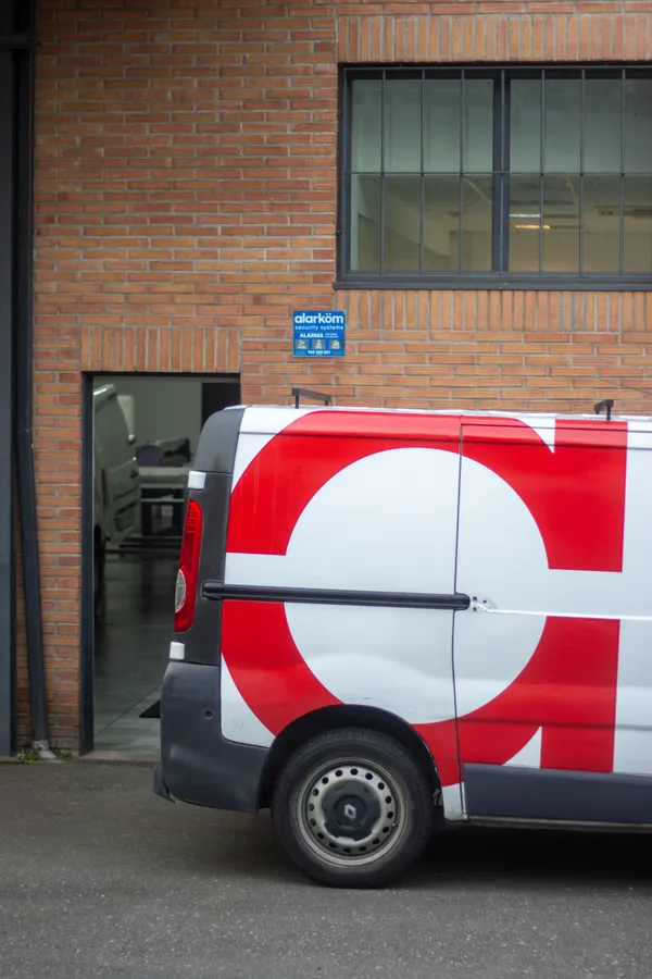 Instalación rotulación Grupo Firma