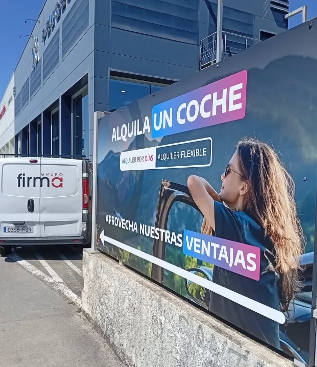 Rótulo de gran formato — proyecto Alquila un Coche