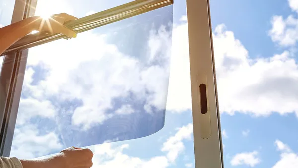 Láminas de control solar: eficiencia y protección sin obras