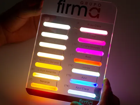 Neón personalizado con identidad de marca